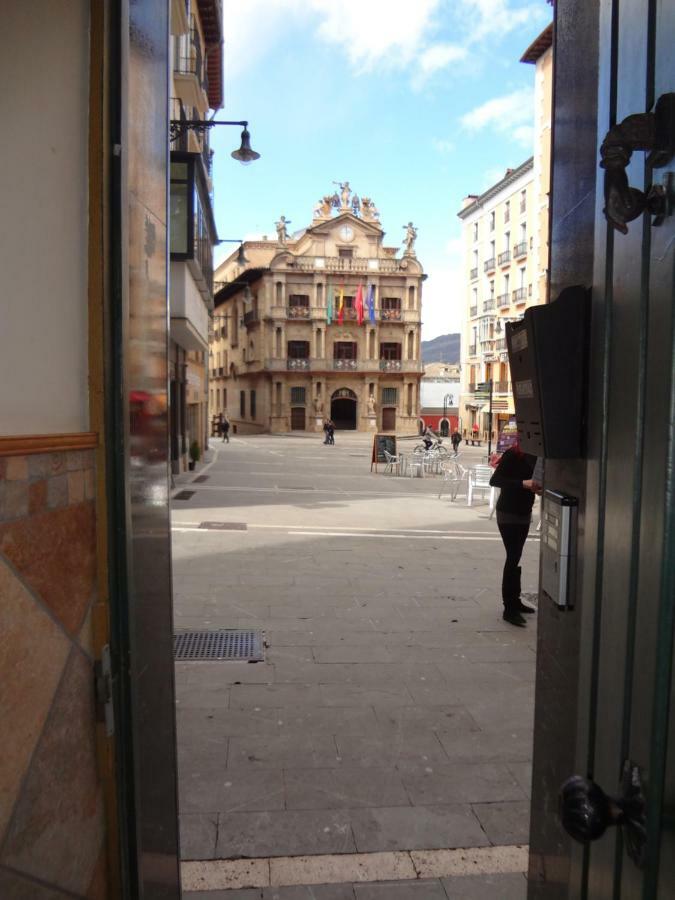 Plaza Consistorial Apartment Pamplona Exterior photo